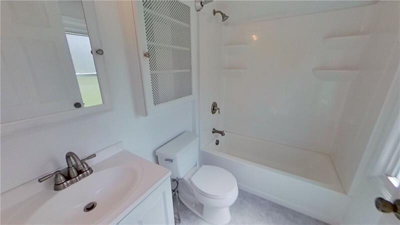 Building Photo - 1001 Fairview Dr