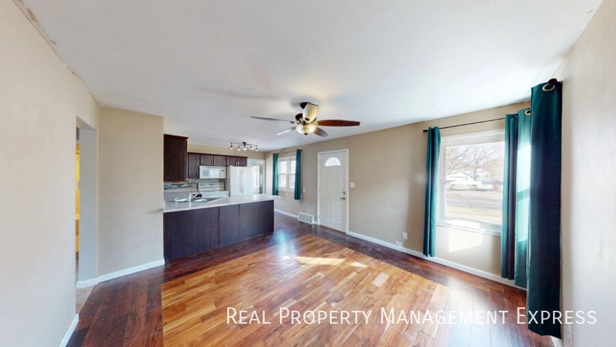 Building Photo - 2 Bedroom 1 Bathroom Home