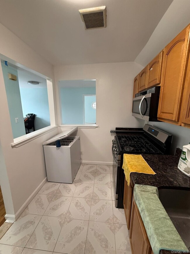 Building Photo - 176-34 133rd Ave