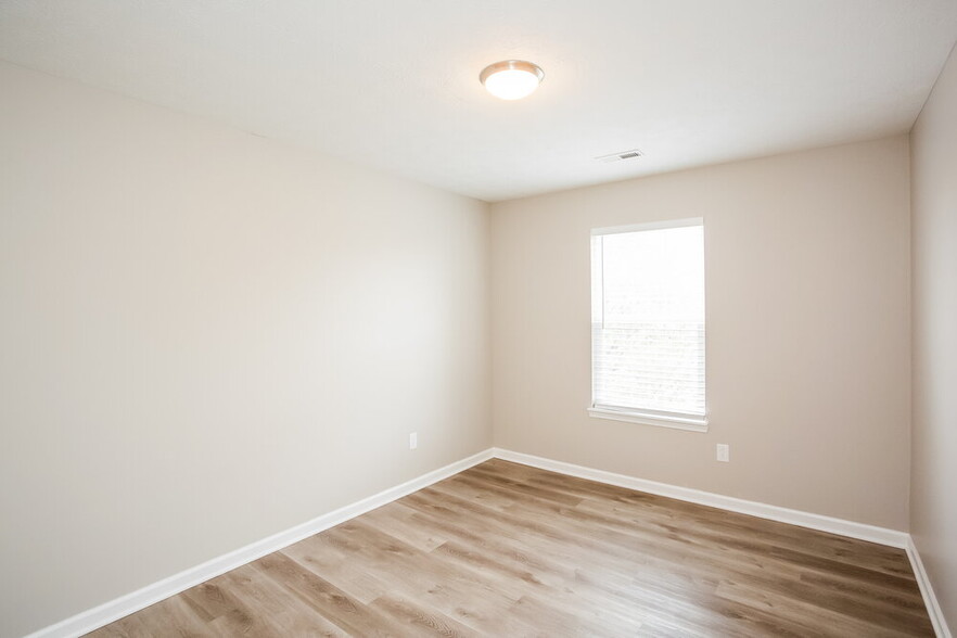 Building Photo - 143 Longleaf Ln