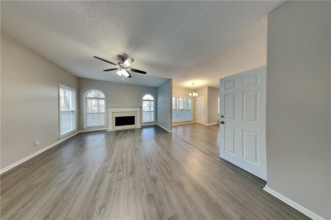 Building Photo - 1717 Victoria Way NW