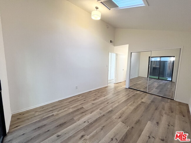 Building Photo - 602 Victoria Ave