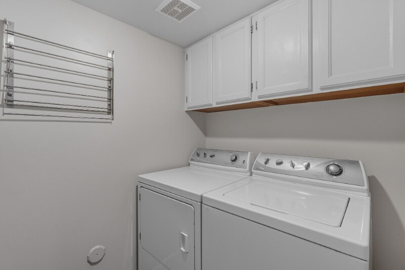 Building Photo - 4245 E Ludlow Dr