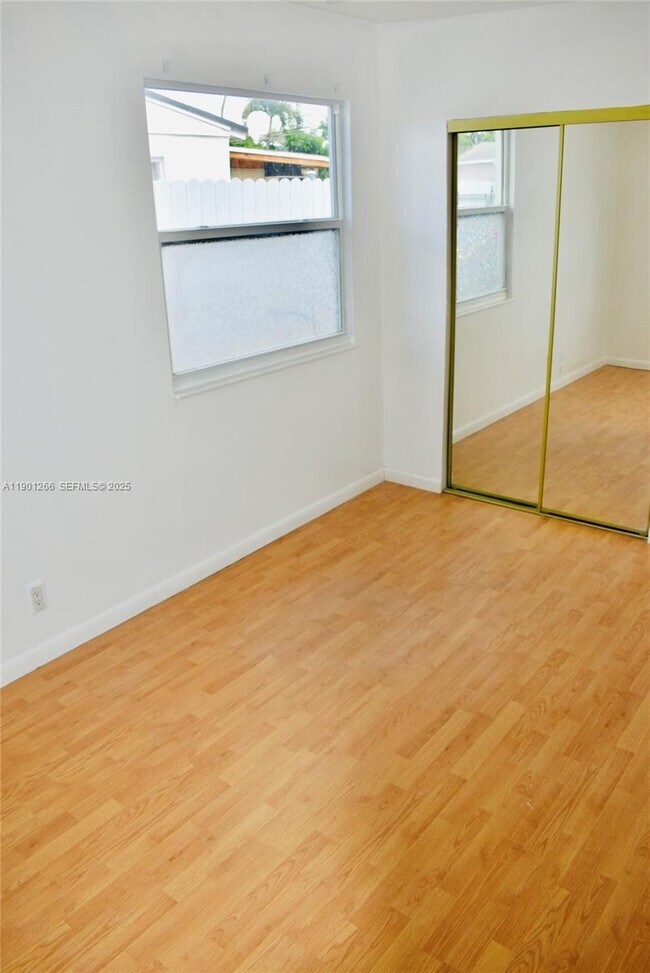 Building Photo - 2280 SW 43rd Ave