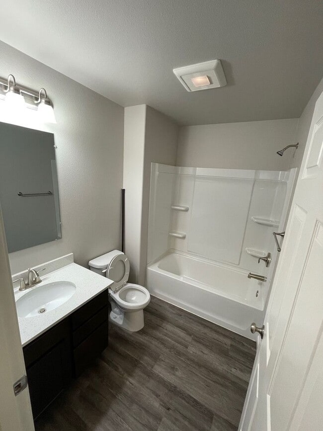 Building Photo - 1571 N Tinitun Cir