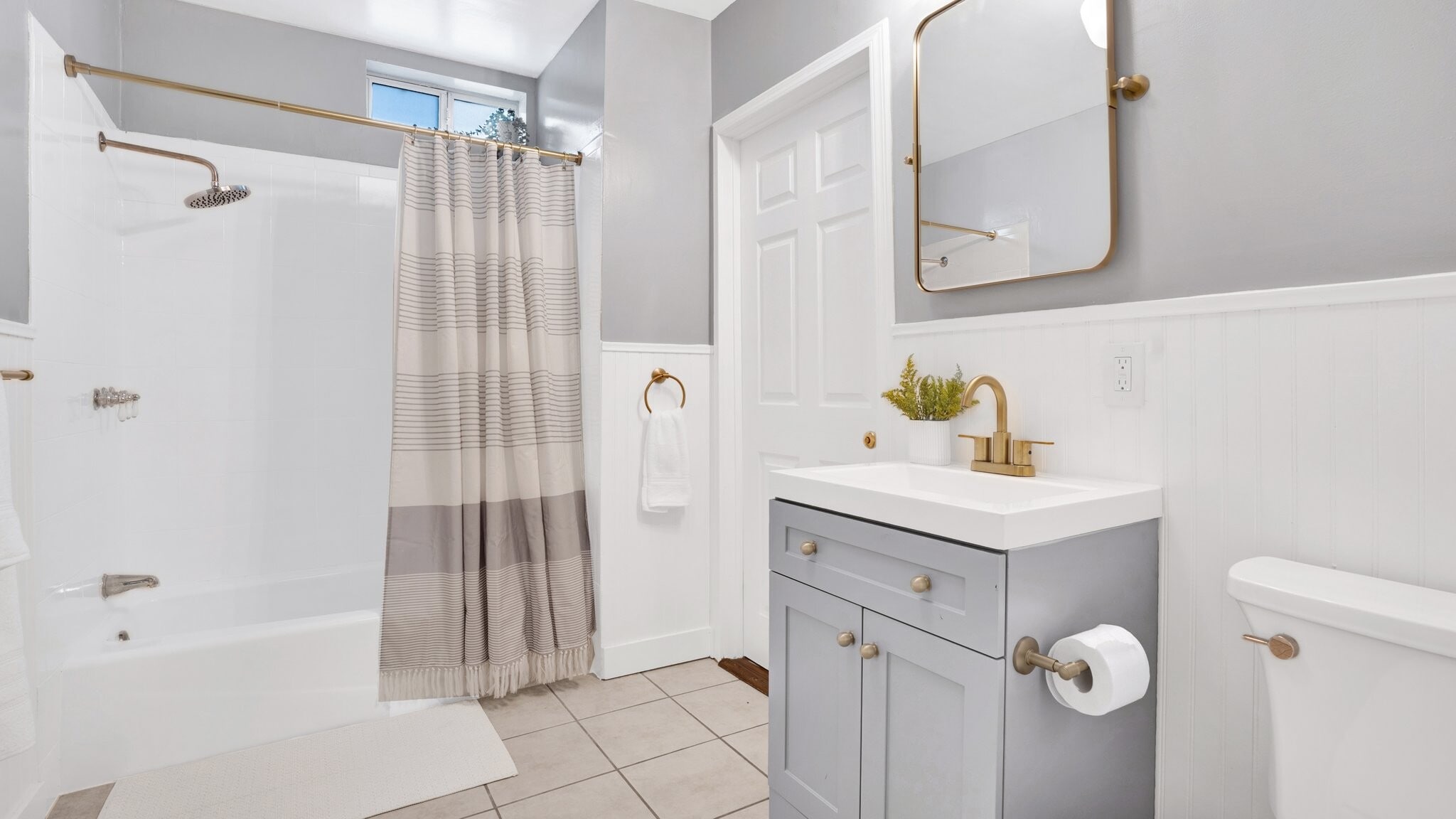 Building Photo - 724 Gramercy Dr