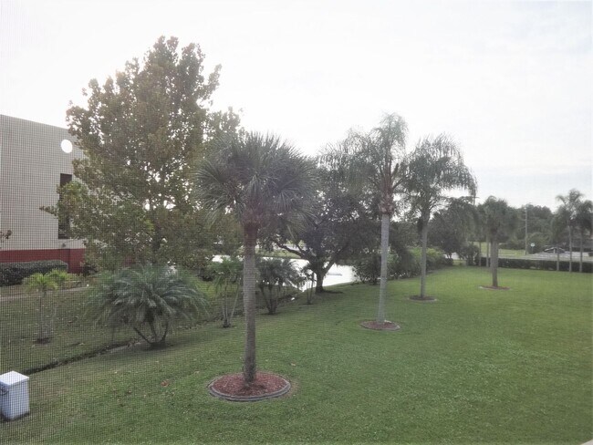 Building Photo - NEW PRICE! 2BR/2BA 2nd Floor Condo in Capri Isles