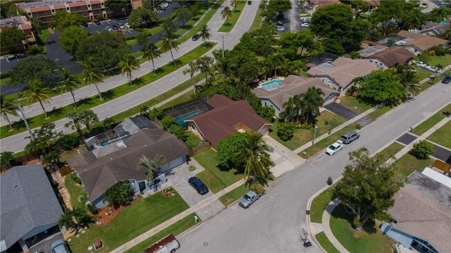 Building Photo - 5332 NW 29th Ct