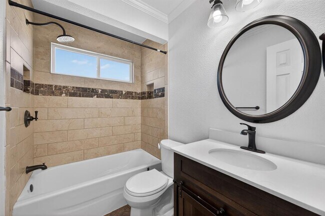 Building Photo - 1201 Dillon Lake Bend