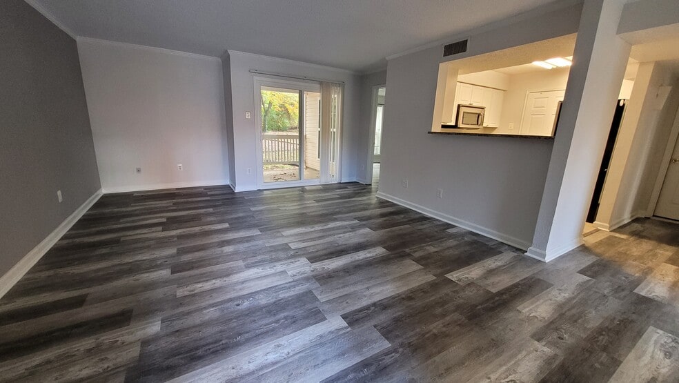 Living Room - 1509 Lincoln Way