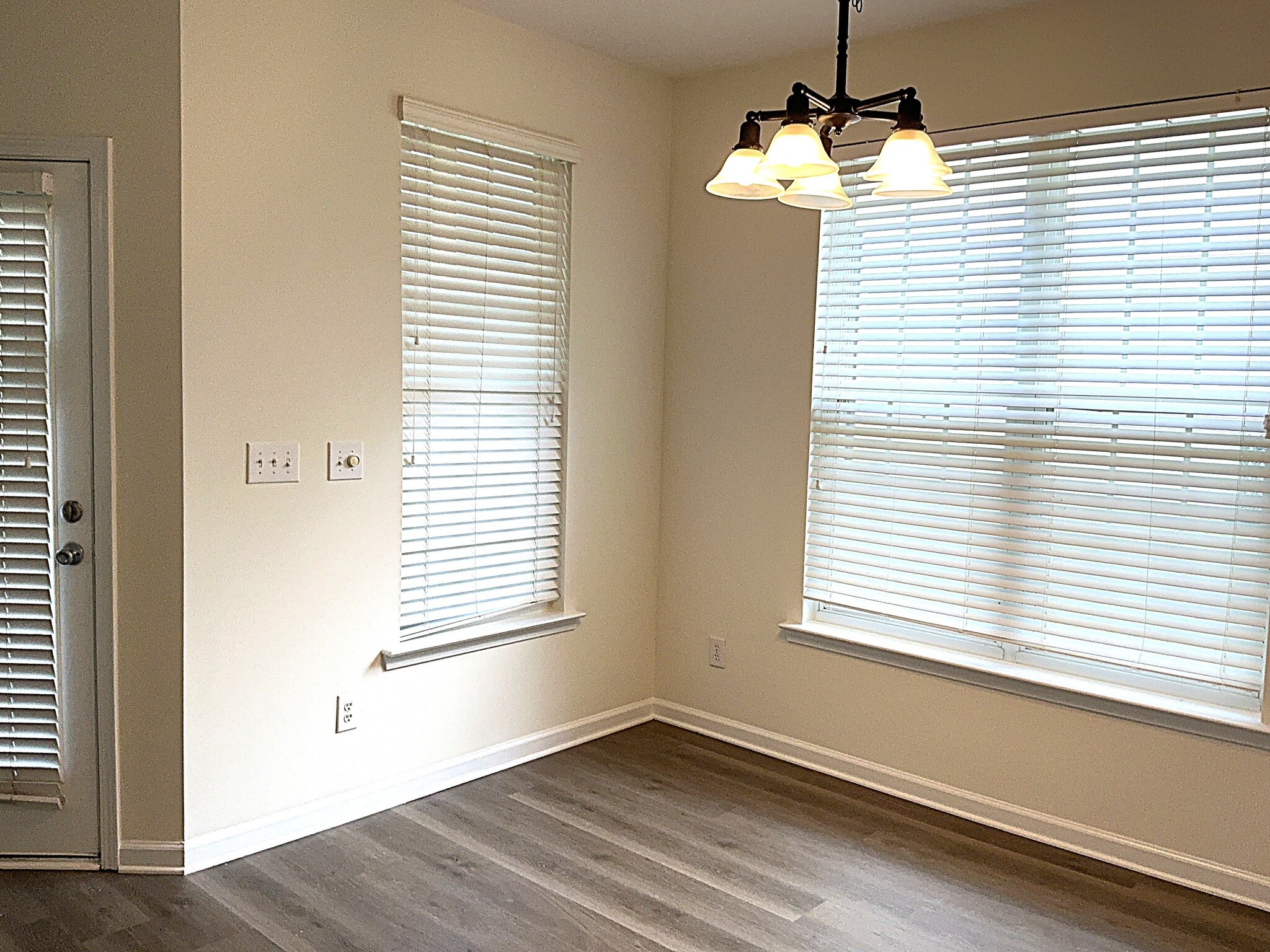 Building Photo - 612 Woodson Dr