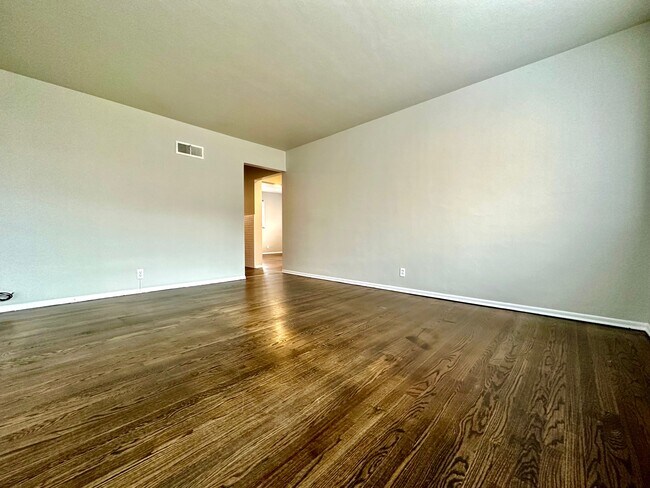 Building Photo - 2907 Lemay Ferry Rd