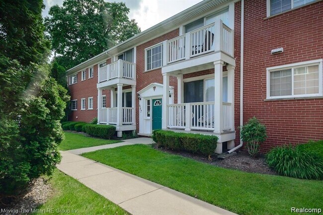 Building Photo - 487 N Eton St