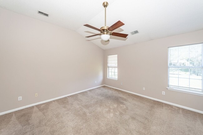 Building Photo - 3 Bedroom, 2 Bathroom Home in Whitehall - North Charleston