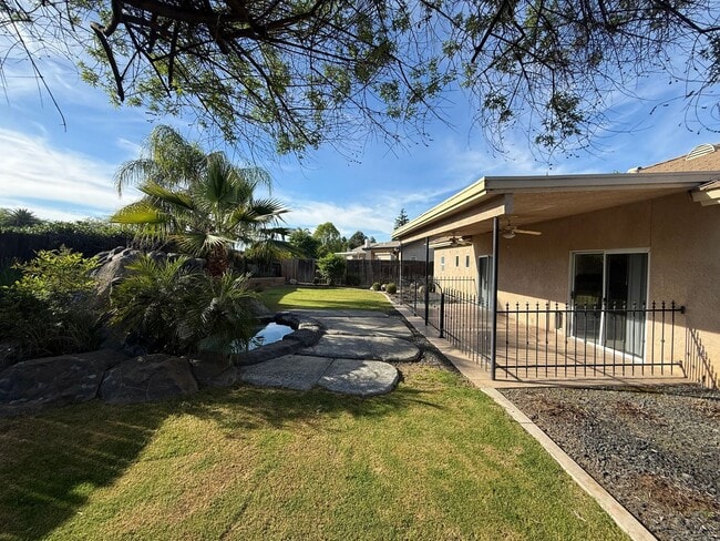 Building Photo - Elegant 3-Bedroom Home in Seven Oaks