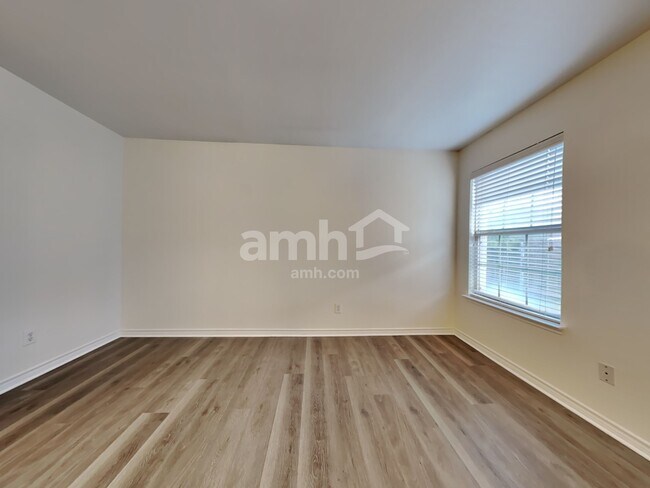 Building Photo - 5345 Freestone Dr