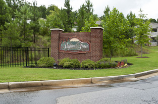 Building Photo - Skyline Trace Apartments