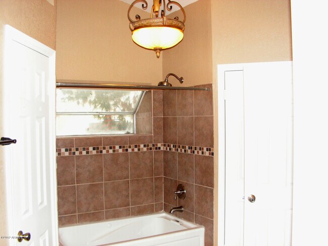 Building Photo - 6725 W Brown St