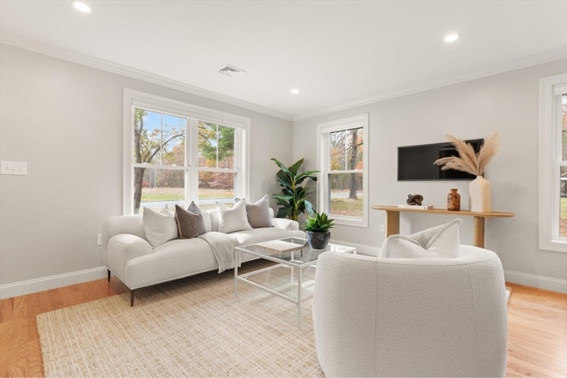 Building Photo - 31 barracks rd