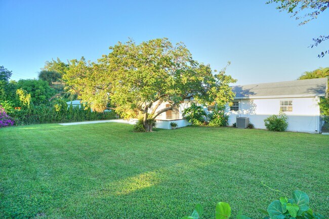 Building Photo - 807 Easterly Rd