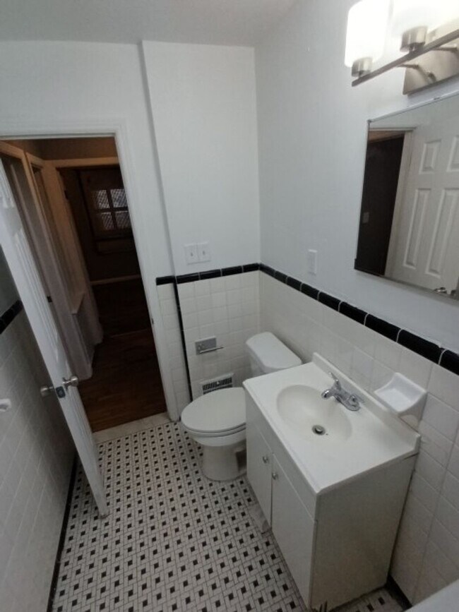 Building Photo - EAST SIDE - 3bd Brick Bungalow $1100/mo