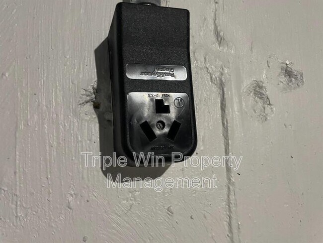 Building Photo - 10203 Trio Ln