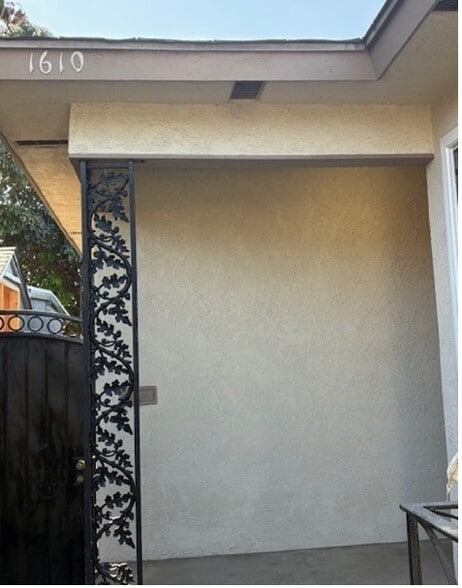 Building Photo - 1610 W Cameron St