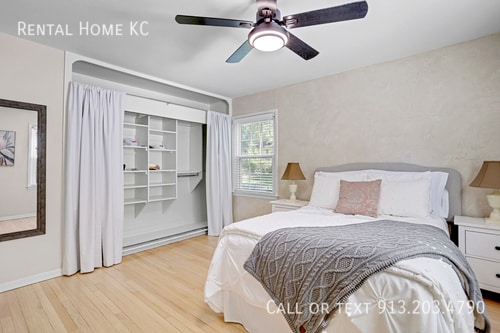 Building Photo - 5906 W 75th Terrace