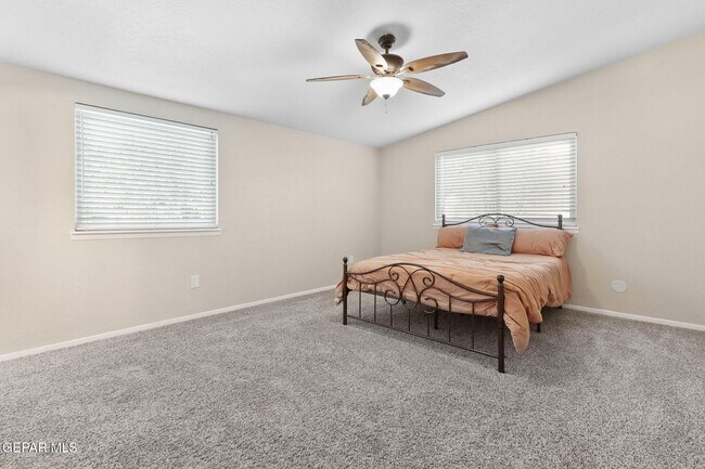 Building Photo - 4871 Los Reales Dr