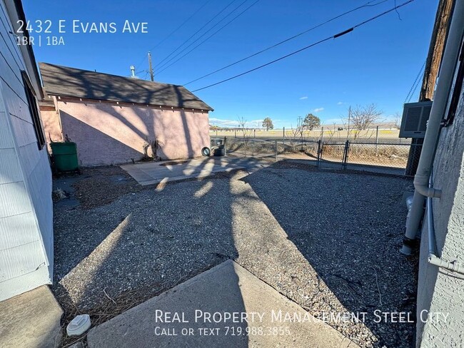 Building Photo - 2432 E Evans Ave