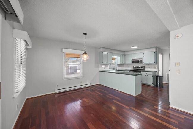 Building Photo - 4984 HWY 264