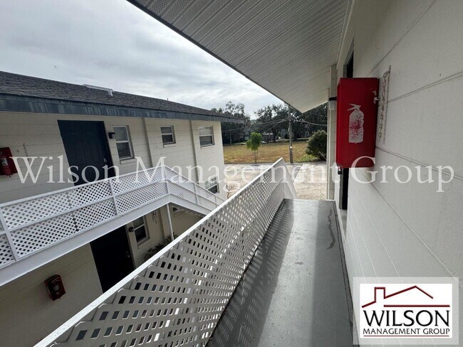 Building Photo - 206 E Yale St