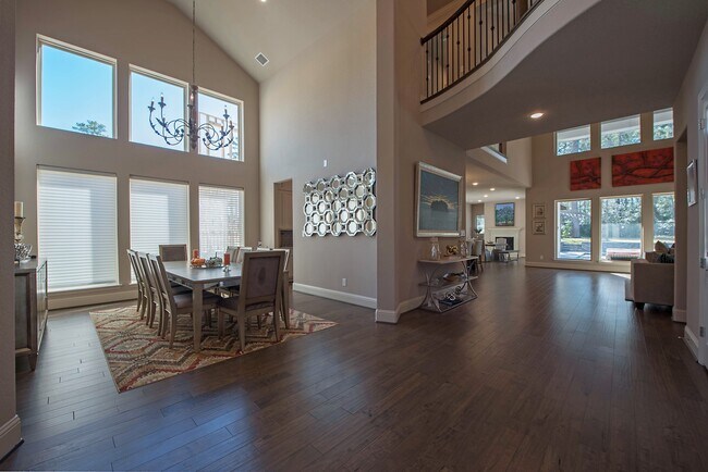 Building Photo - 7 Yellowstar Ct