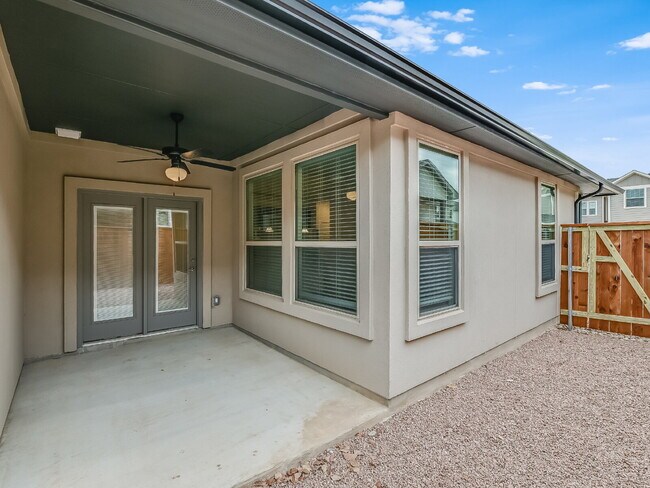 Building Photo - 432 Parkline Dr