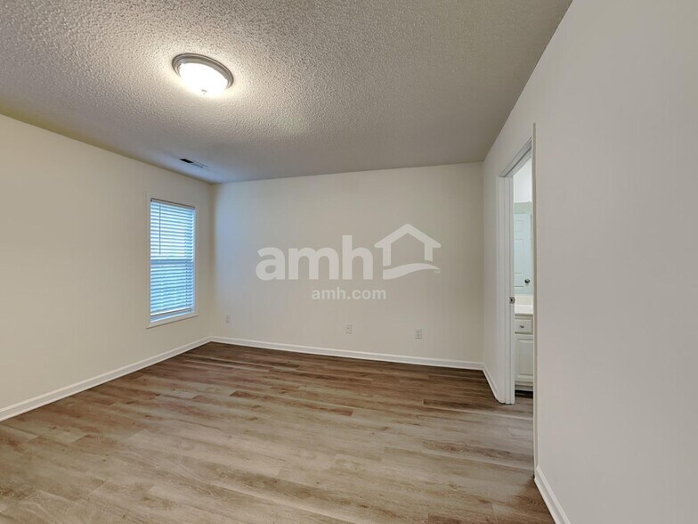 Building Photo - 164 Cameron Way Cir