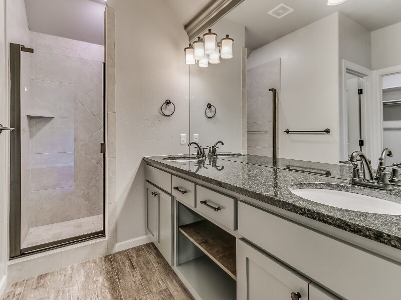 Building Photo - 16716 Doyle Dr