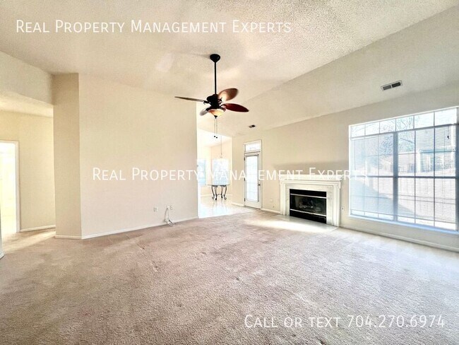 Building Photo - 109 Claremont Way