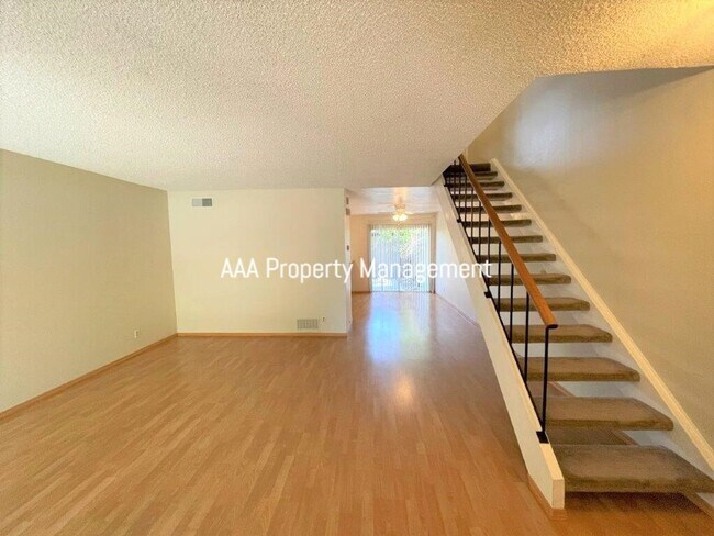 Building Photo - 1861 Olmo Way