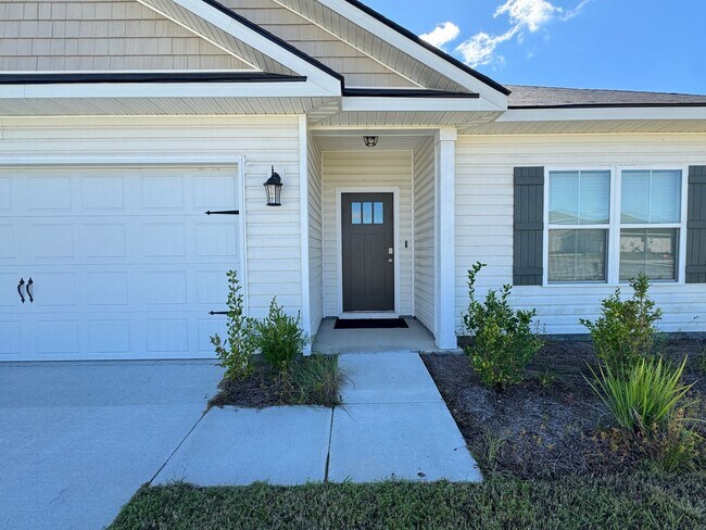 Building Photo - MOVE-IN READY! (Pet Friendly)