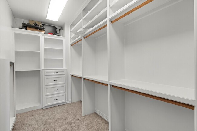Building Photo - 1505 Potomac Dr