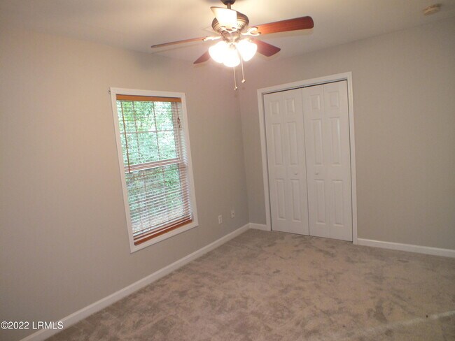 Building Photo - 418 Meritta Ave