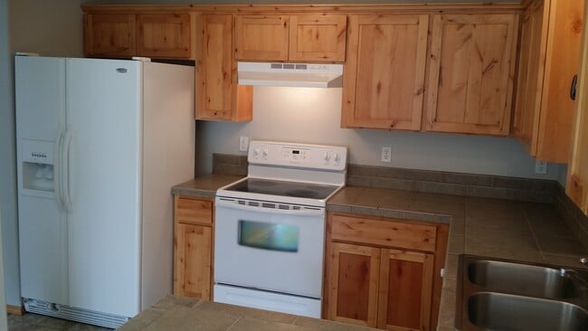 Building Photo - 3-Bedroom House in West Newberg