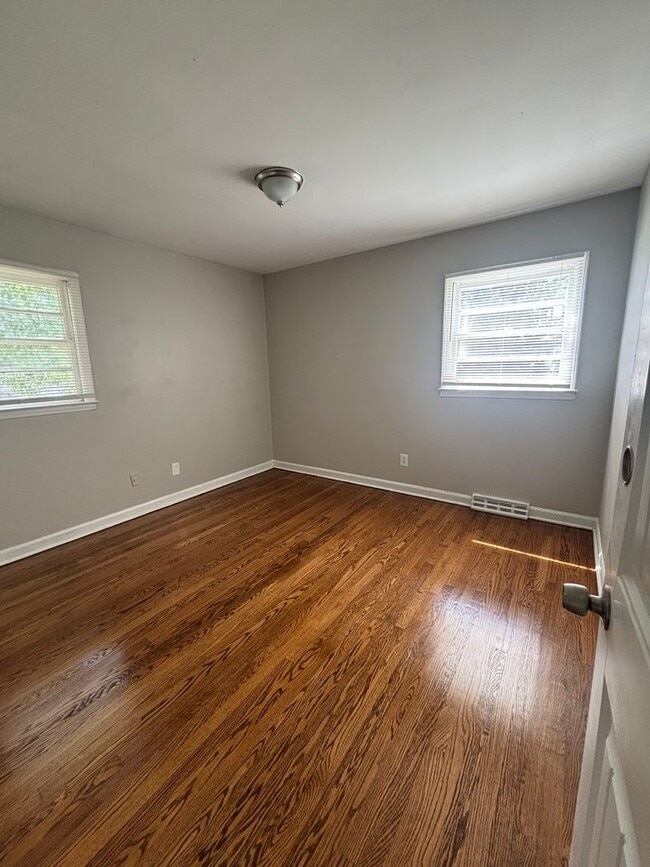 Building Photo - 800 Yuma St