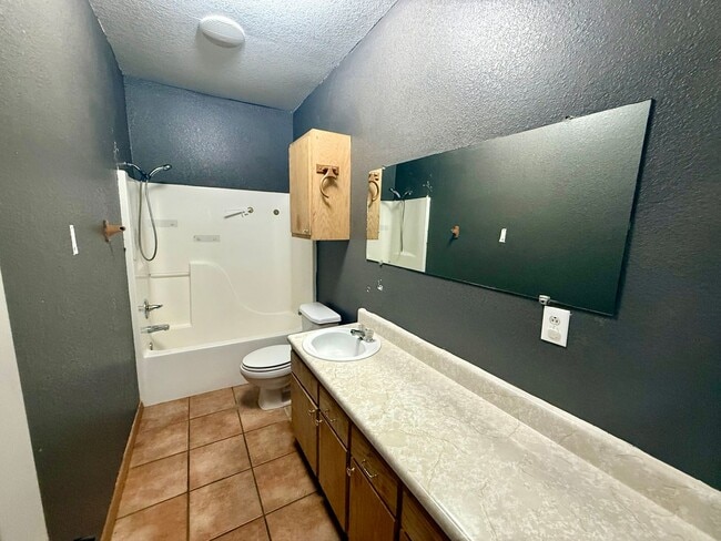 Building Photo - 1308 Barton Ln