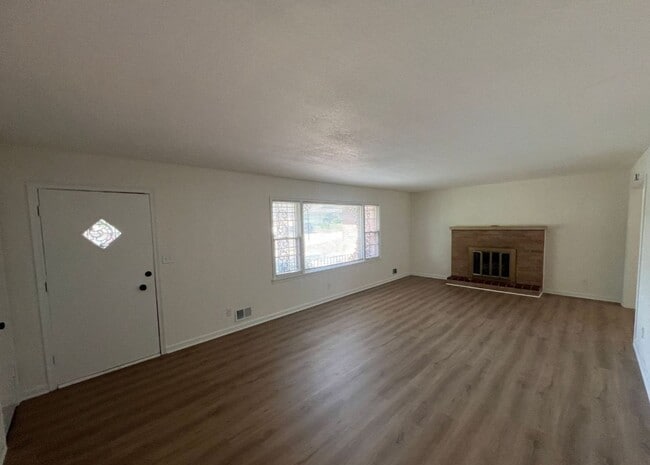 Building Photo - Spacious 4-Bedroom Home with Finished Base...