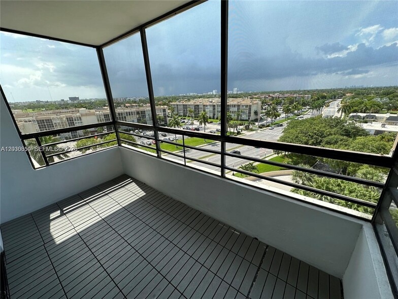 Building Photo - 600 Three Islands Blvd
