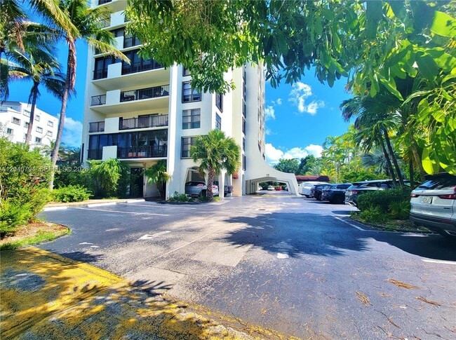 Building Photo - 77 Crandon Blvd