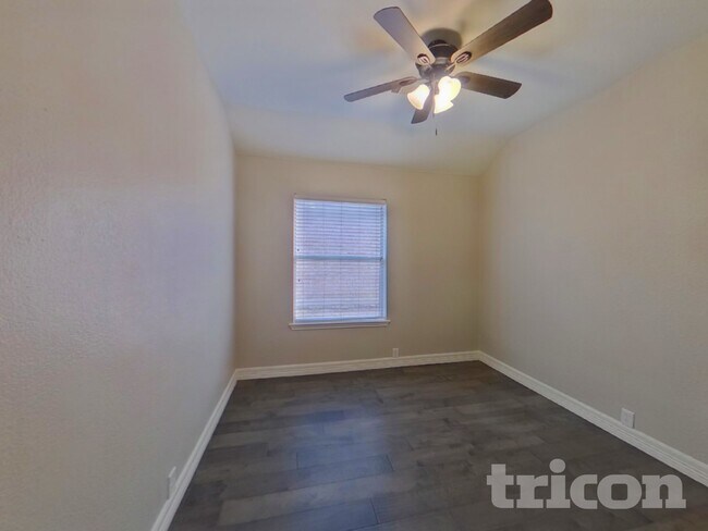 Building Photo - 4021 Chinaberry Dr