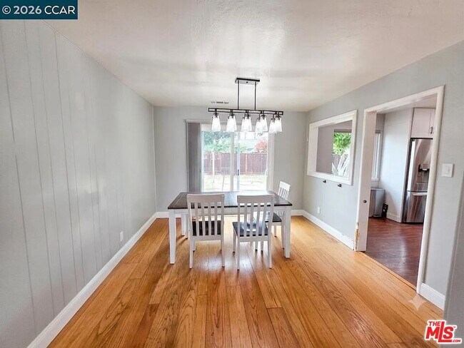 Building Photo - 2068 Revere Dr