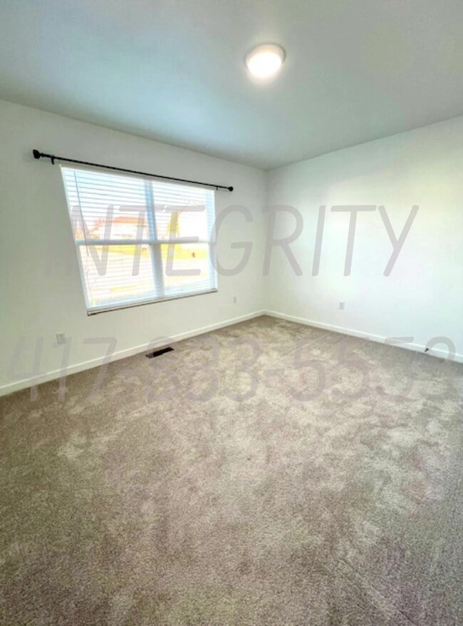 Building Photo - 800 Hoffman Hills Blvd